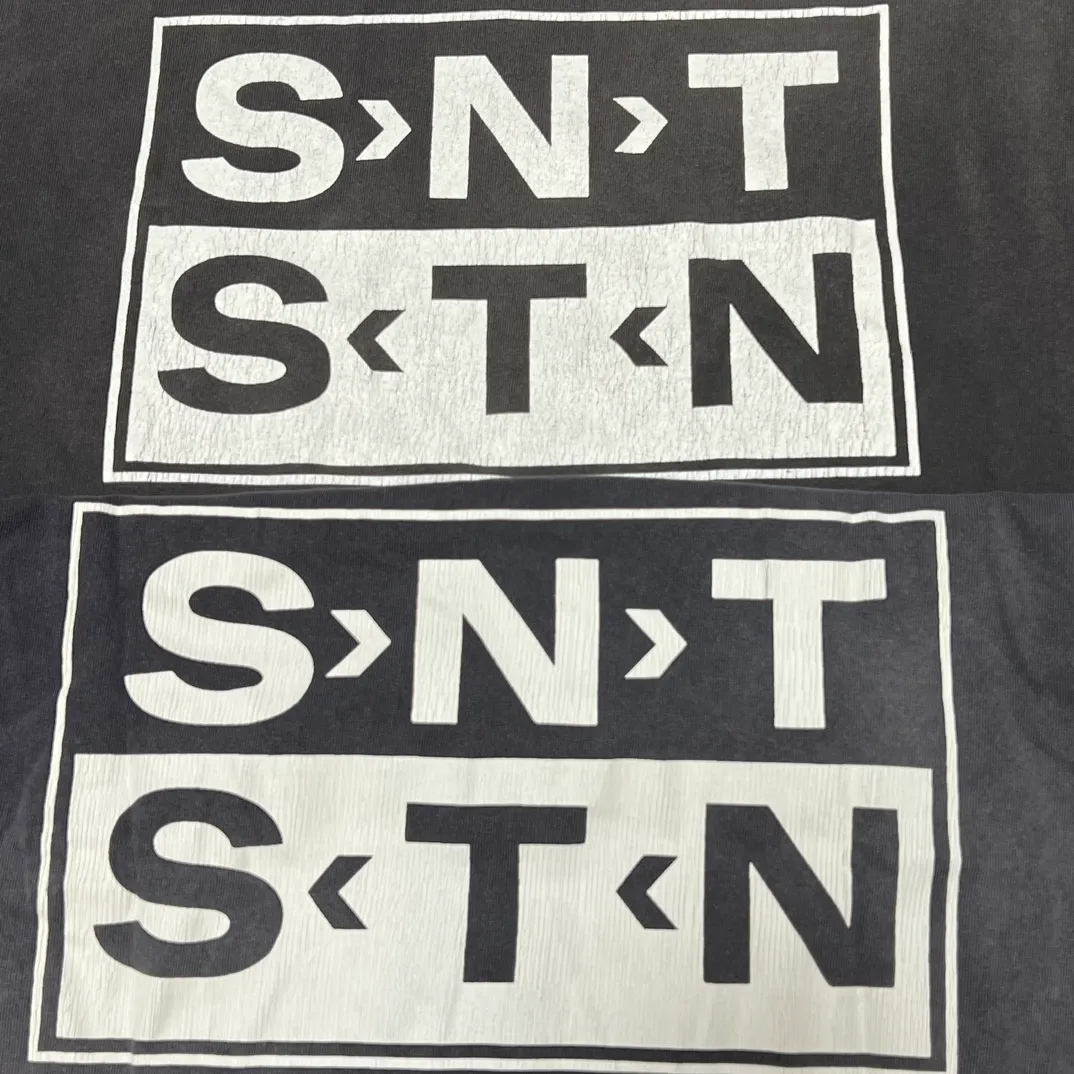 Printing proofing SAINT Mxxxxxx S>N>T LS TEE/BLACK Autumn and winter new S>N>T slogan crack printed long TEE Washed black S-XL Asut ready-made garments dyed The whole piece is sprayed with horse-hair spray and then sprayed again to fade the color. The collar and cuffs are frayed and many places are worn NEW VINTAGE heavy craftsmanship